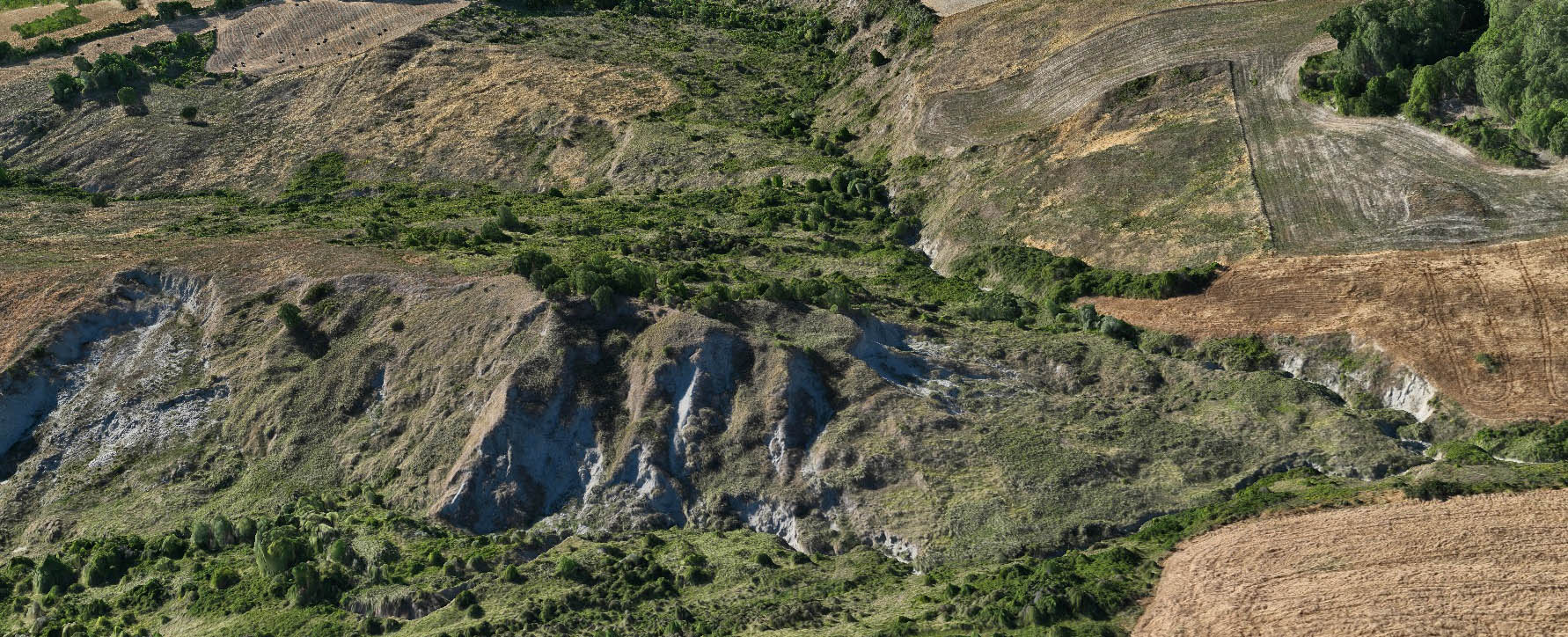 Montazzoli Modellazione di superfici 3D del terreno