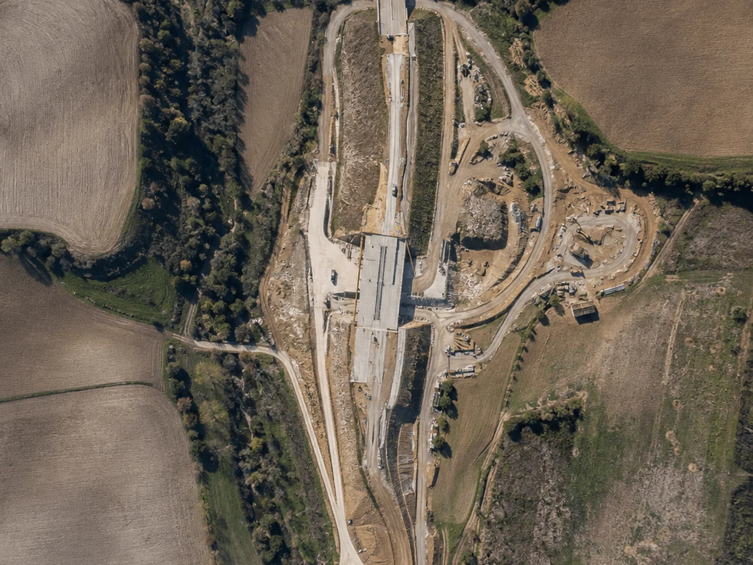 Ortofoto georiferita da rilievo drone su cantiere infrastrutturale